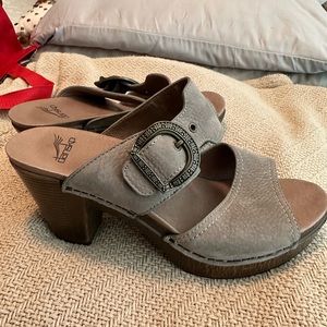 NWOT Dansko heels